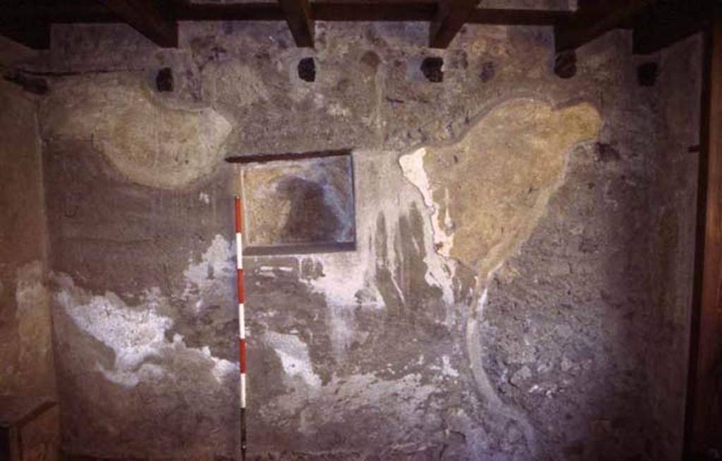 VI.15, Herculaneum. Not dated. Looking towards west wall. Photo courtesy of Nicolas Monteix.